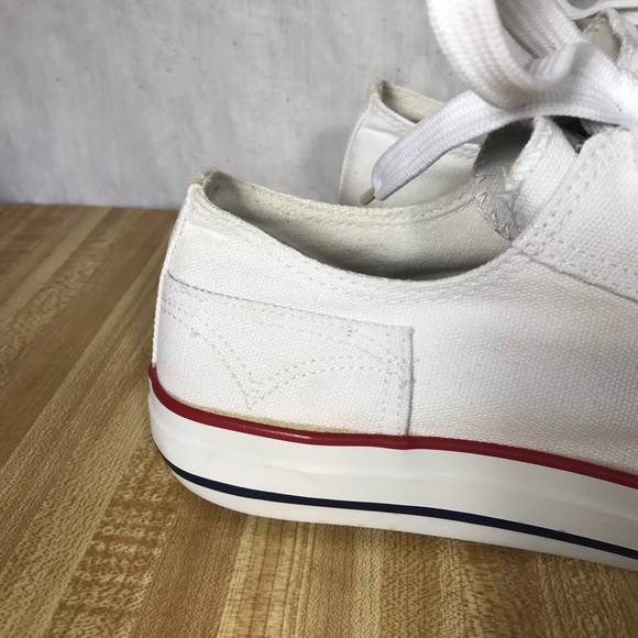 Levi’s low top canvas sneakers size 10.5 like new never worn. - Picture 5 of 10